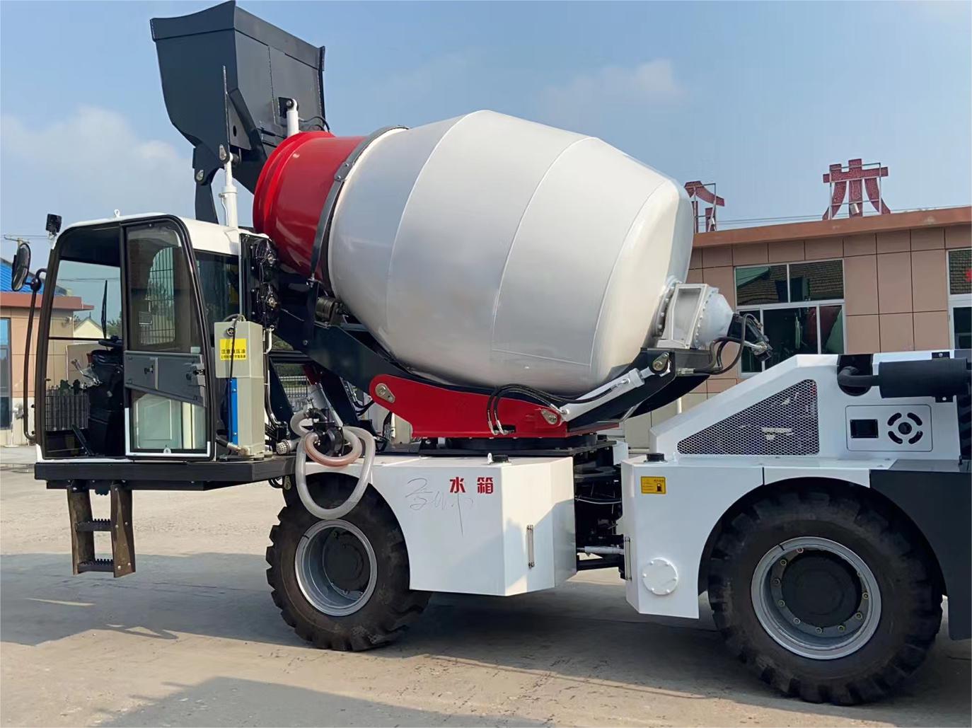 Self Loading Concrete Mixer Truck