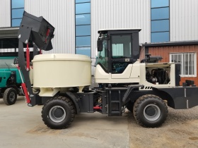 Self Loading Concrete Pan Mixer Truck